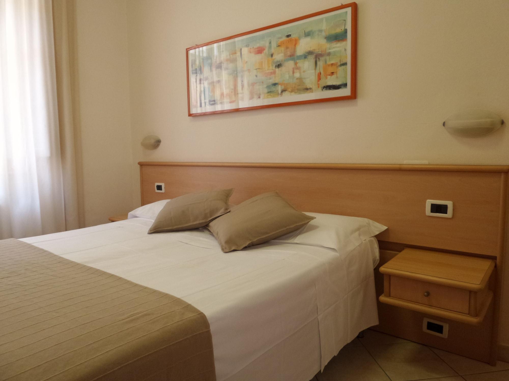 פיזה Hotel Astor מראה חיצוני תמונה