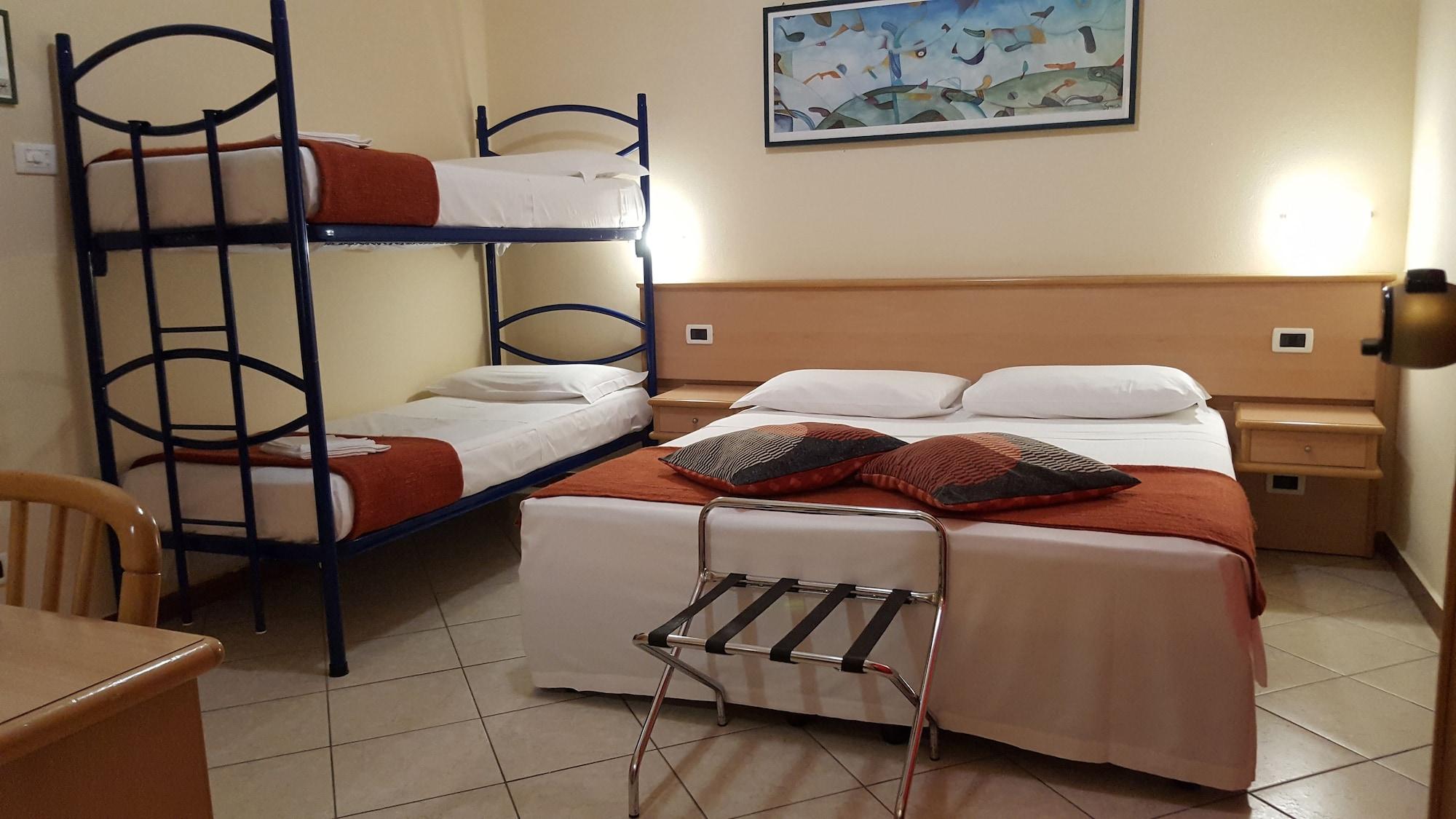 פיזה Hotel Astor מראה חיצוני תמונה