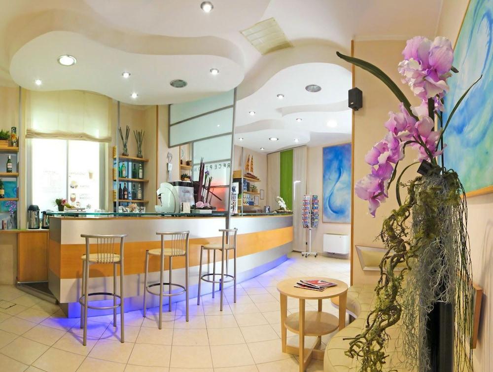פיזה Hotel Astor מראה חיצוני תמונה