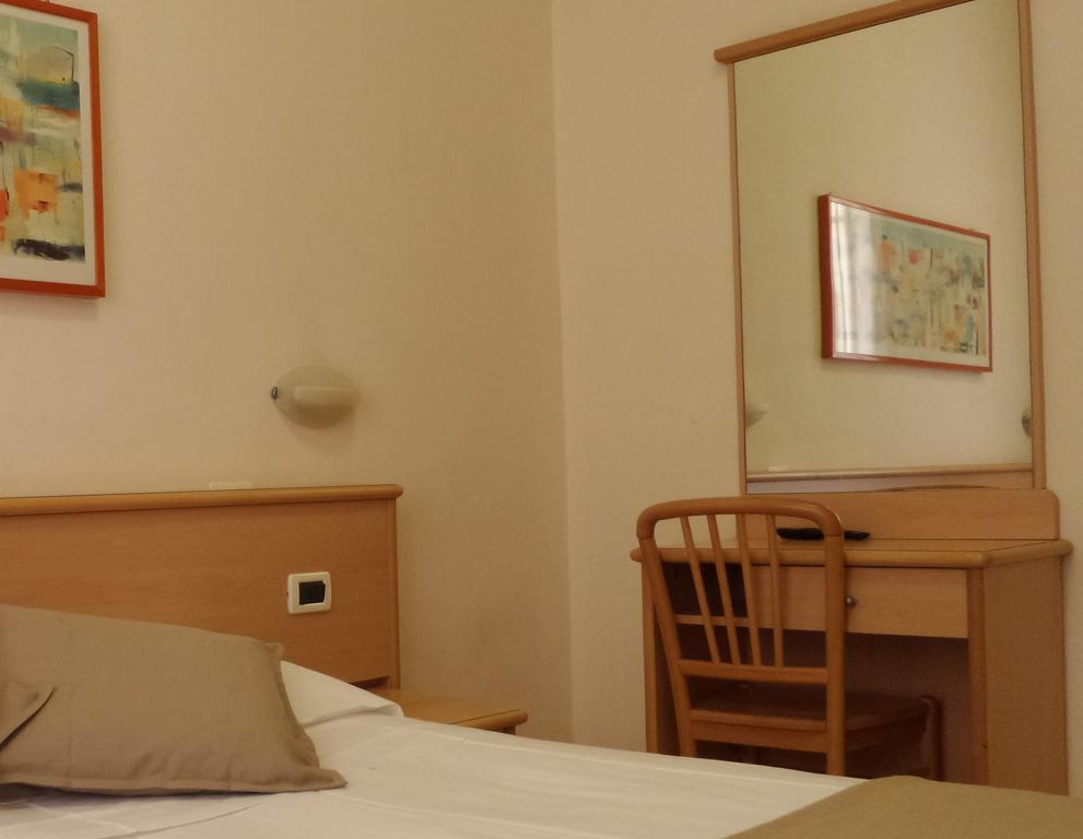 פיזה Hotel Astor מראה חיצוני תמונה