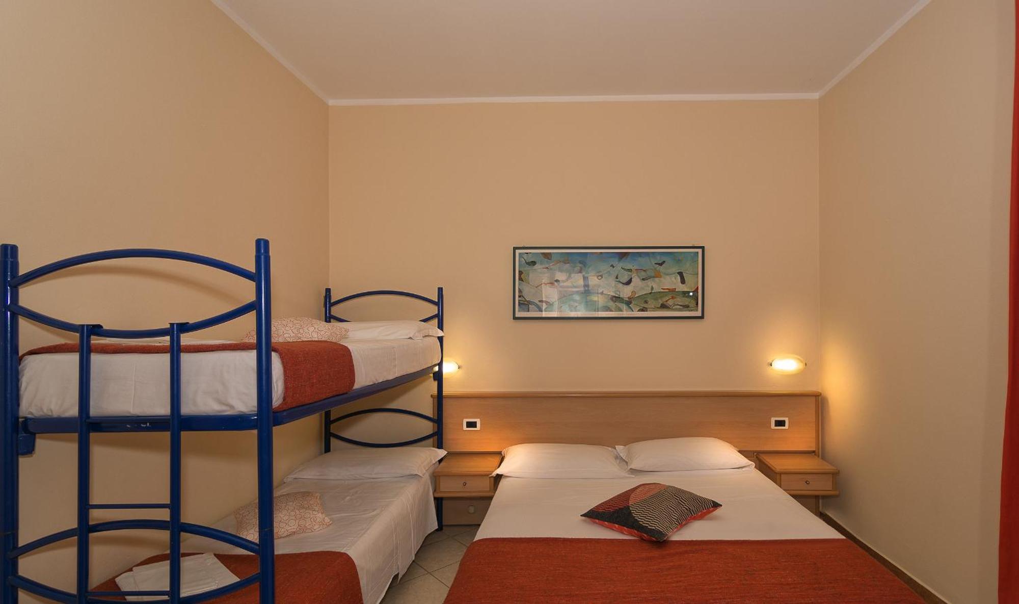 פיזה Hotel Astor חדר תמונה