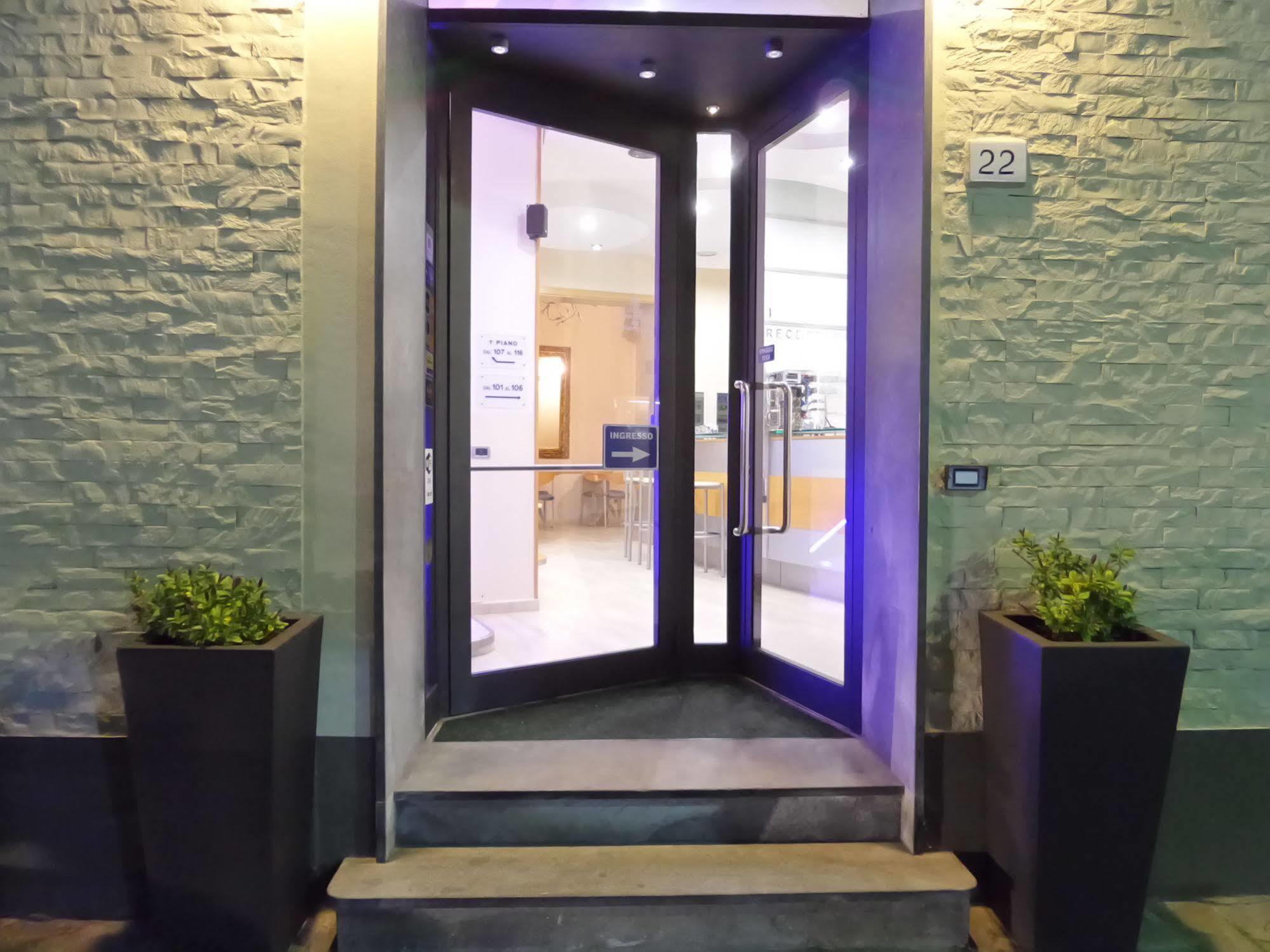 פיזה Hotel Astor מראה חיצוני תמונה